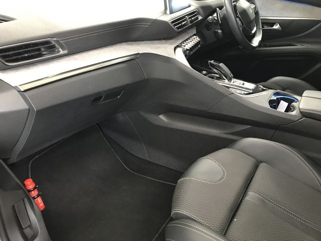 PEUGEOT PEUGEOT 3008 2022