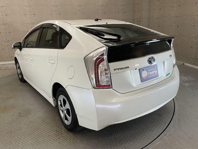 TOYOTA PRIUS 2015