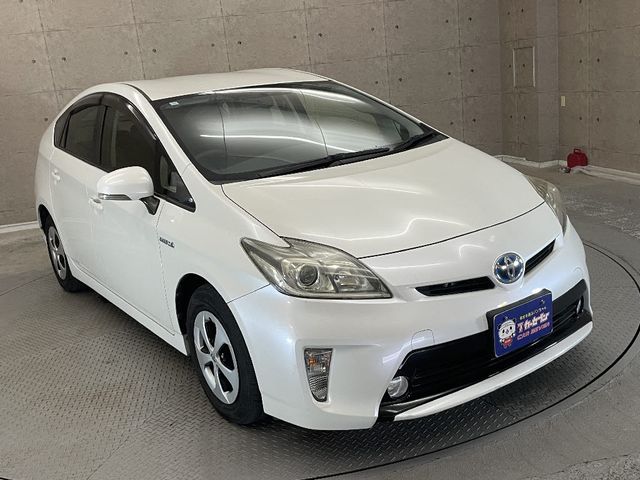 TOYOTA PRIUS 2015