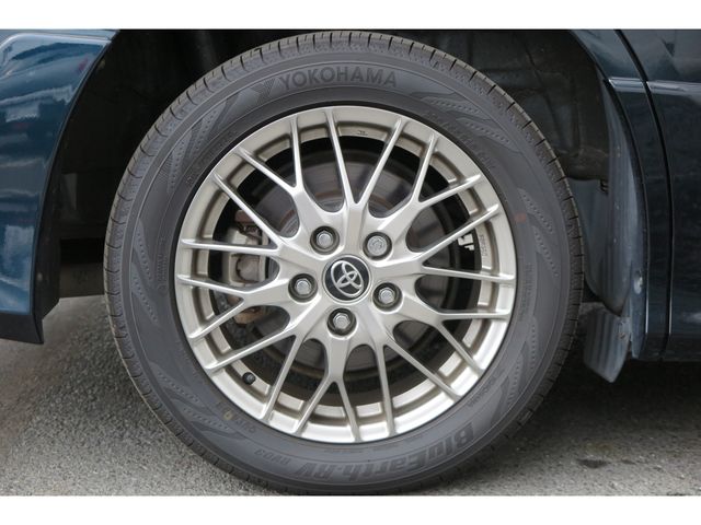 TOYOTA VOXY HYBRID 2017