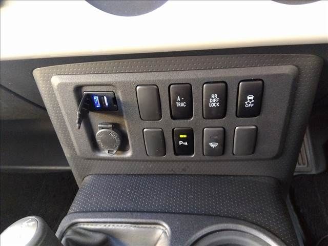 TOYOTA FJ CRUISER 4WD 2017