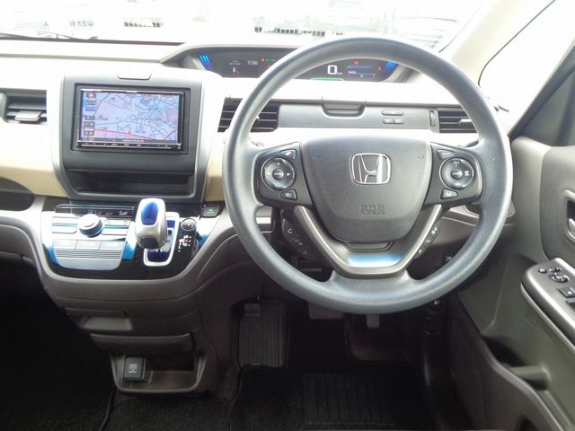 HONDA FREED HYBRID 2018