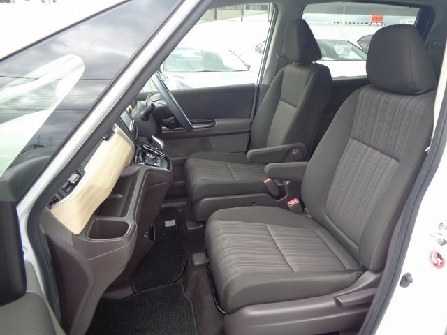 HONDA FREED HYBRID 2018