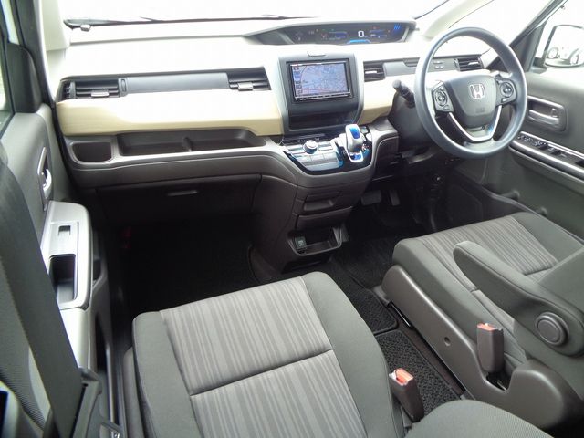 HONDA FREED HYBRID 2018