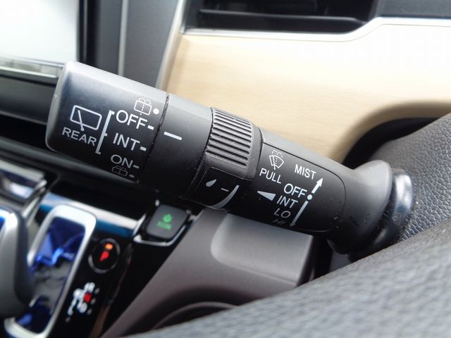 HONDA FREED HYBRID 2018