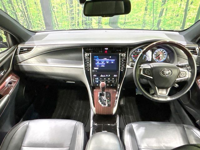 TOYOTA HARRIER 4WD 2014