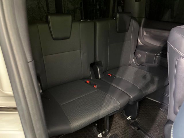 TOYOTA ESQUIRE HYBRID 2018