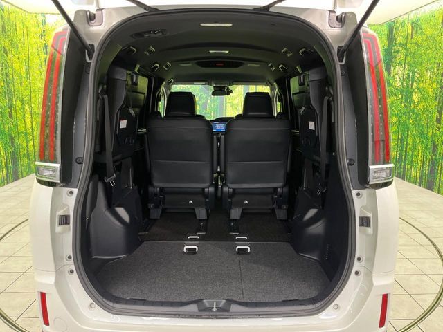 TOYOTA ESQUIRE HYBRID 2018