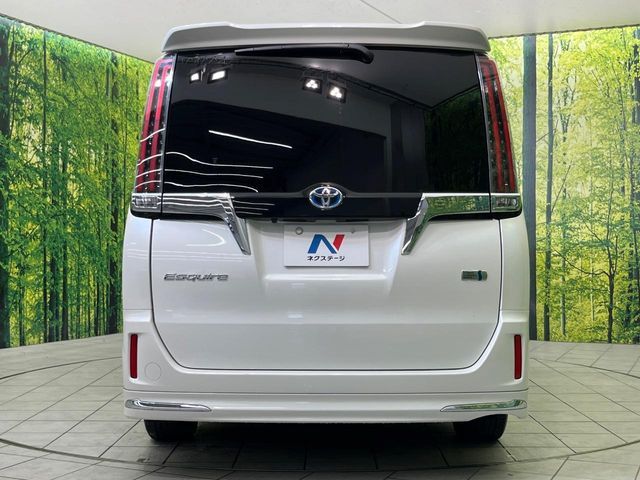 TOYOTA ESQUIRE HYBRID 2018