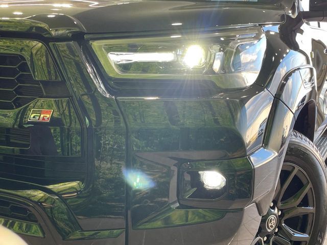 TOYOTA HILUX 4WD 2023