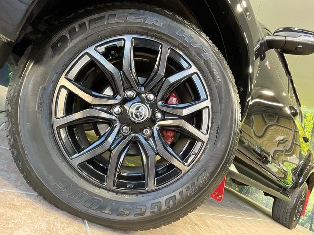 TOYOTA HILUX 4WD 2023