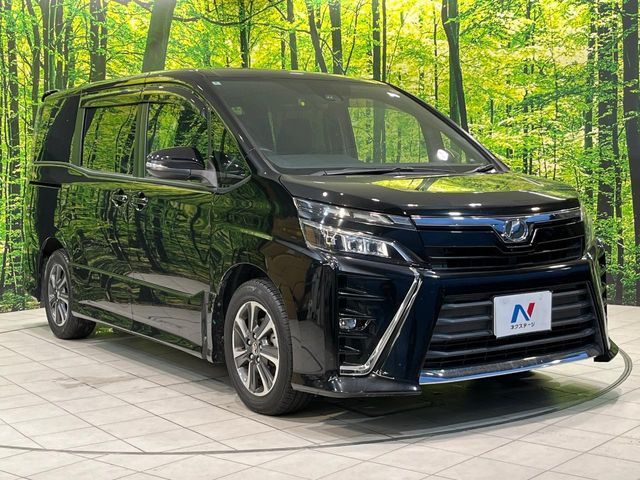 TOYOTA VOXY 2018