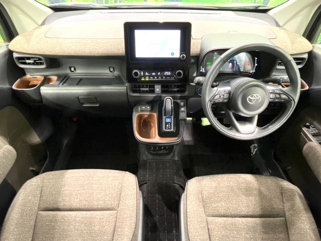 TOYOTA SIENTA HYBRID 2022