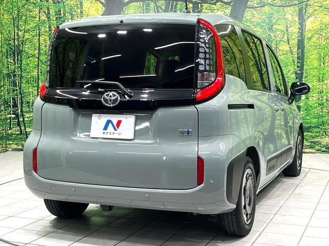 TOYOTA SIENTA HYBRID 2022