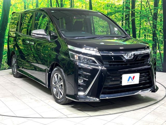 TOYOTA VOXY 2019