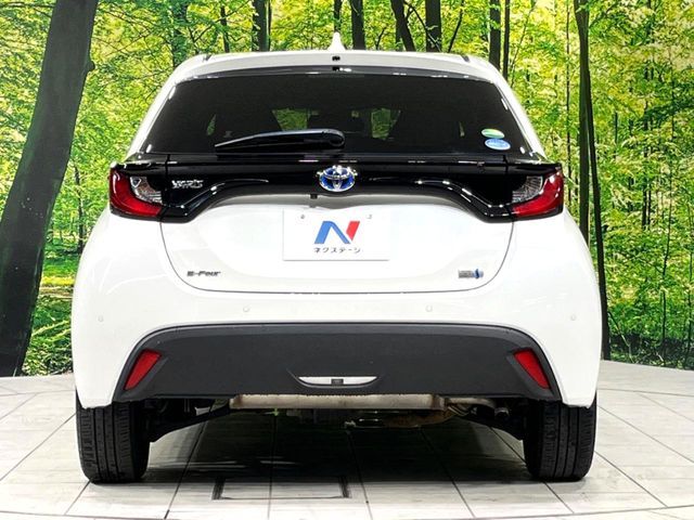 TOYOTA YARIS HYBRID 2020