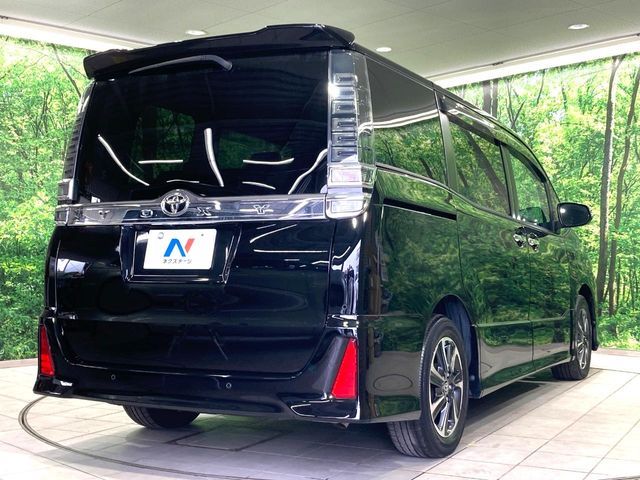 TOYOTA VOXY 2019