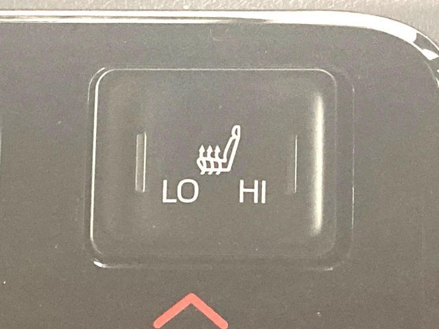 TOYOTA VOXY HYBRID 2023