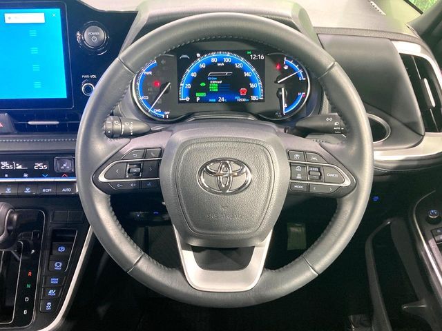 TOYOTA VOXY HYBRID 2023