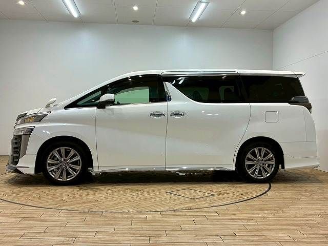 TOYOTA VELLFIRE 2020