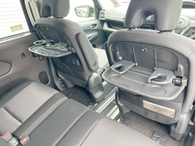 NISSAN SERENA  S-HYBRID 2017