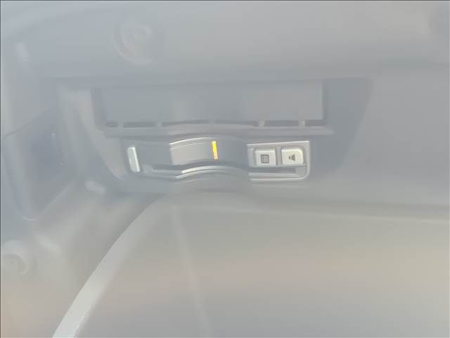 VOLKSWAGEN VOLKSWAGEN The BEETLE 2012