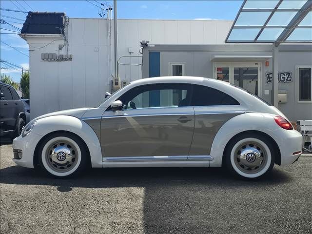 VOLKSWAGEN VOLKSWAGEN The BEETLE 2012