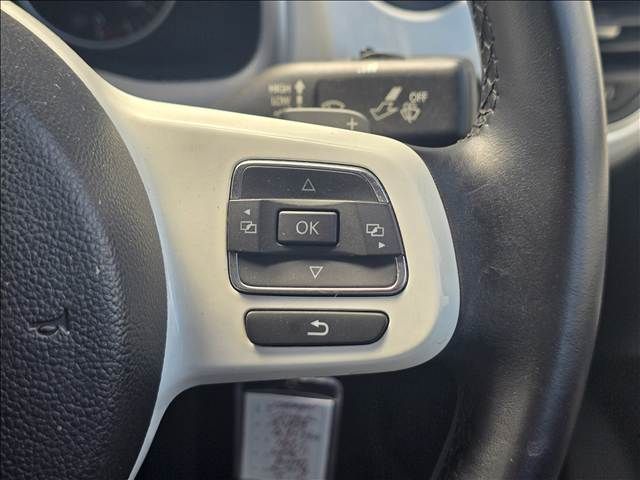 VOLKSWAGEN VOLKSWAGEN The BEETLE 2012