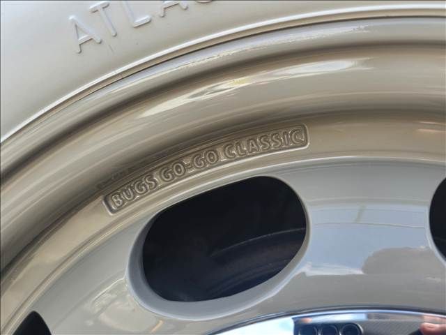 VOLKSWAGEN VOLKSWAGEN The BEETLE 2012