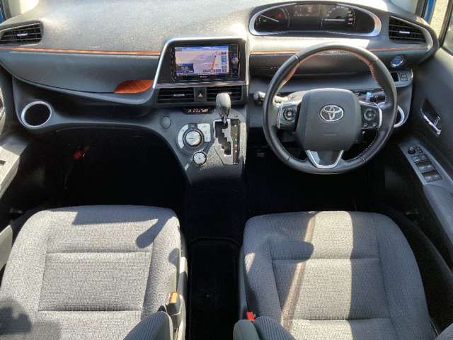 TOYOTA SIENTA HYBRID 2016