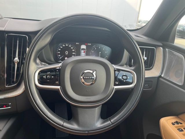 VOLVO VOLVO XC60 2017