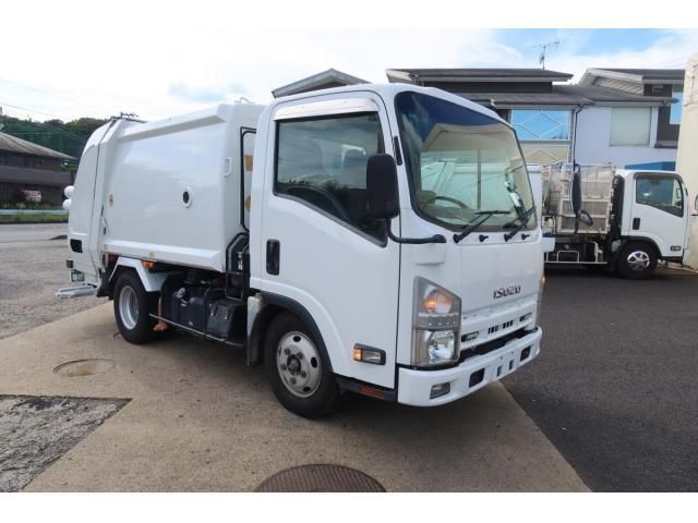 ISUZU ELF 2013