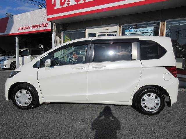 HONDA FREED 2010