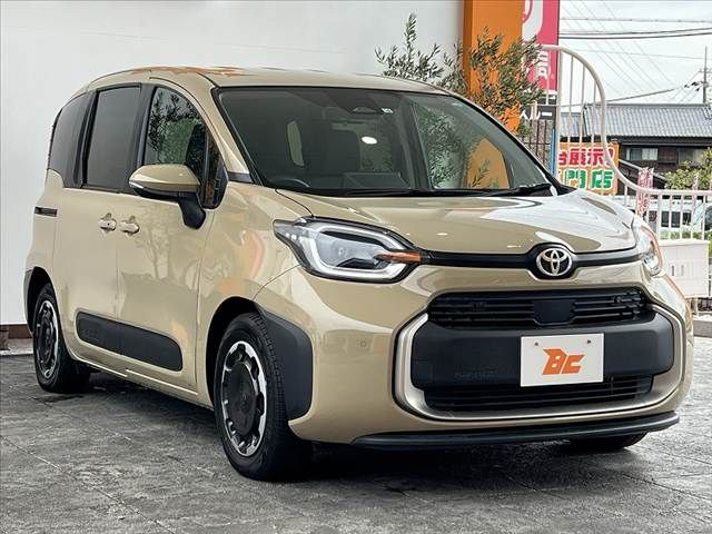 TOYOTA SIENTA HYBRID 2022