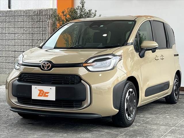 TOYOTA SIENTA HYBRID 2022