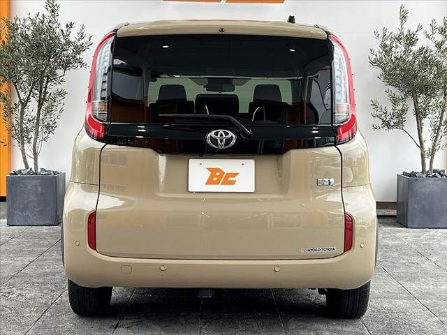 TOYOTA SIENTA HYBRID 2022