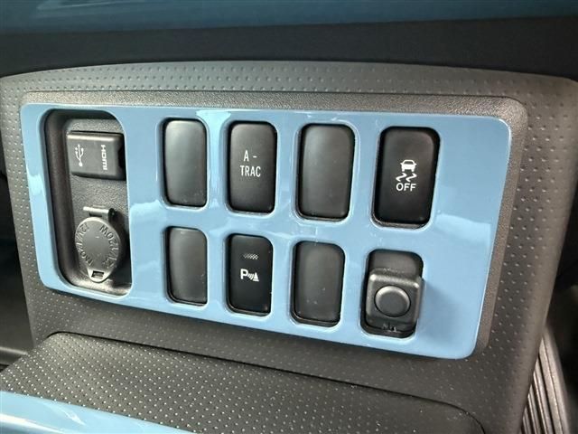 TOYOTA FJ CRUISER 4WD 2017