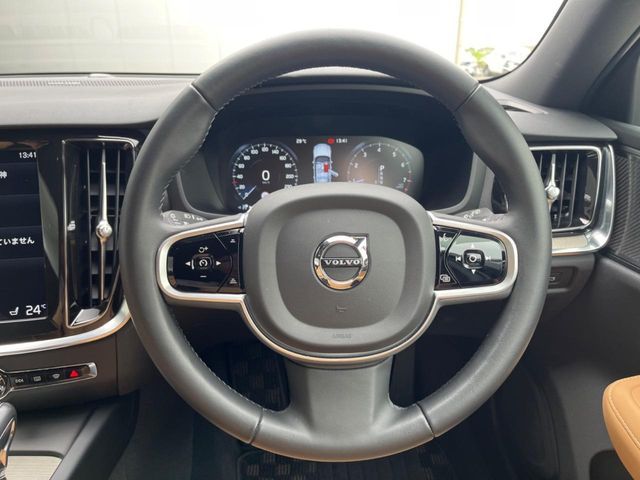 VOLVO VOLVO V60 2020