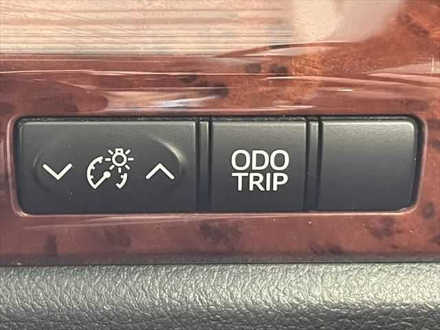 TOYOTA VELLFIRE 2010