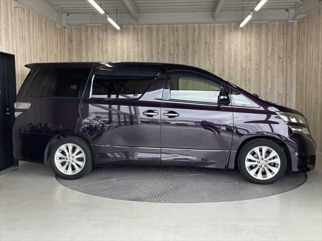 TOYOTA VELLFIRE 2010