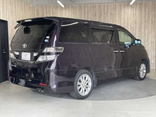 TOYOTA VELLFIRE 2010