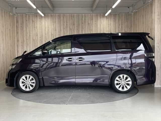 TOYOTA VELLFIRE 2010