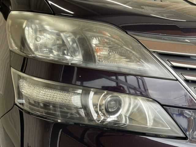 TOYOTA VELLFIRE 2010