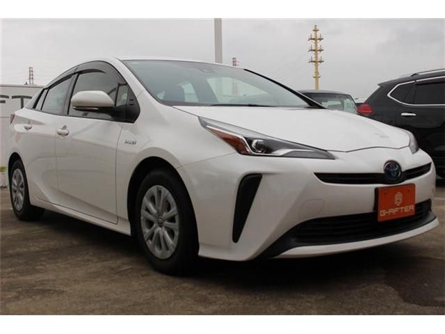 TOYOTA PRIUS 2019