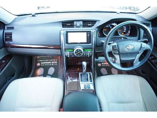 TOYOTA MARK X 2010