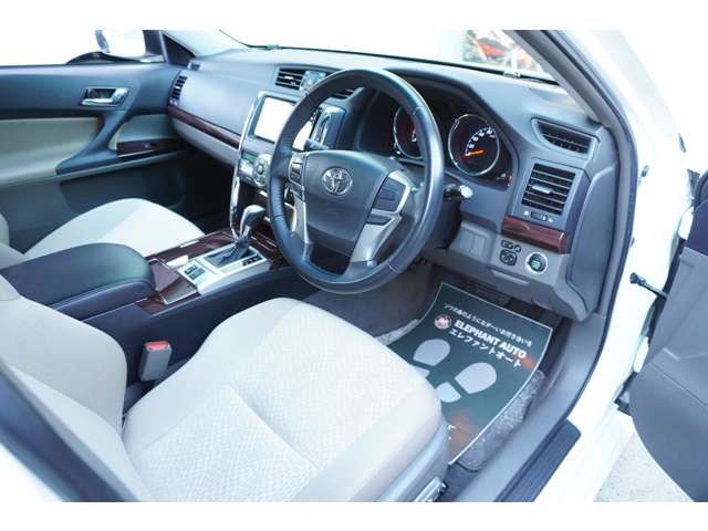 TOYOTA MARK X 2010
