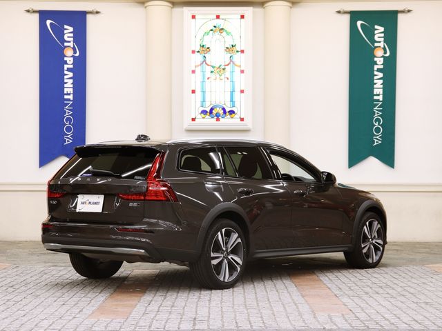 VOLVO VOLVO V60 CROSS COUNTRY 2024