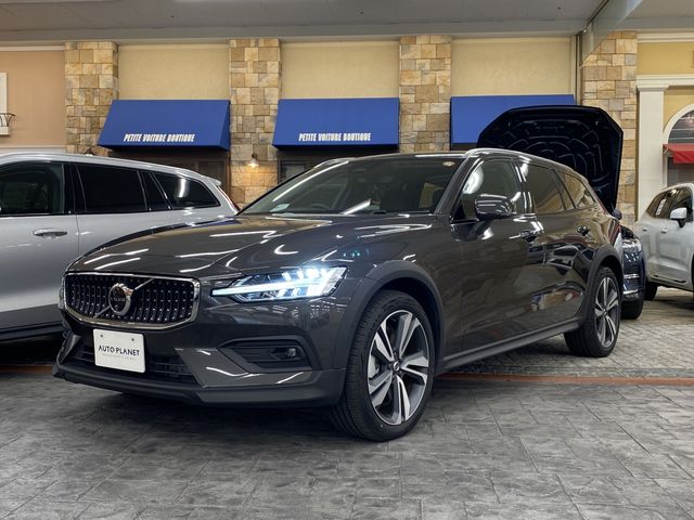 VOLVO VOLVO V60 CROSS COUNTRY 2024
