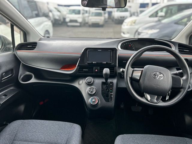 TOYOTA SIENTA 2018