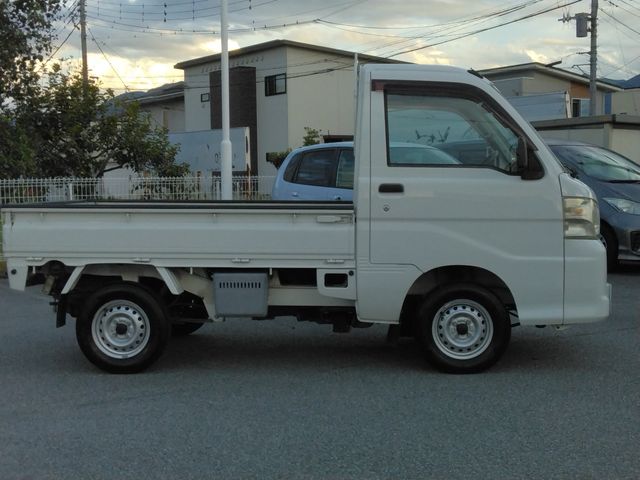 DAIHATSU HIJET truck 4WD 2012